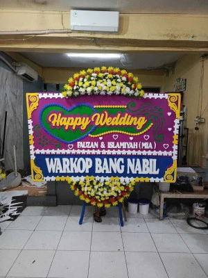 Papan Bunga di Cipinang Besar Selatan