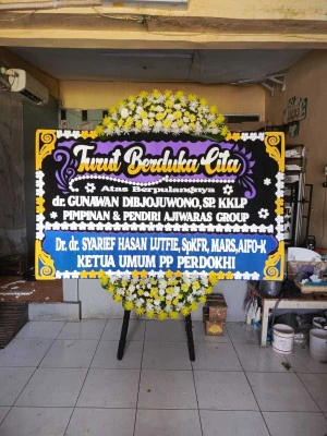 Papan Bunga di Cipinang Besar Selatan